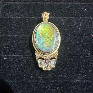 VTG Victorian Gold Tone Reversible Mother of Pearl and Abalone Pendant